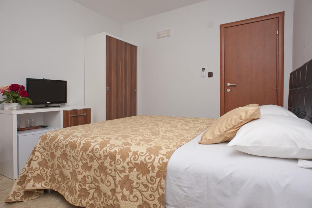 Apartments Gold Budva Buitenkant foto