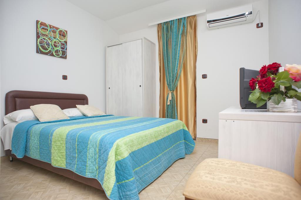 Apartments Gold Budva Buitenkant foto